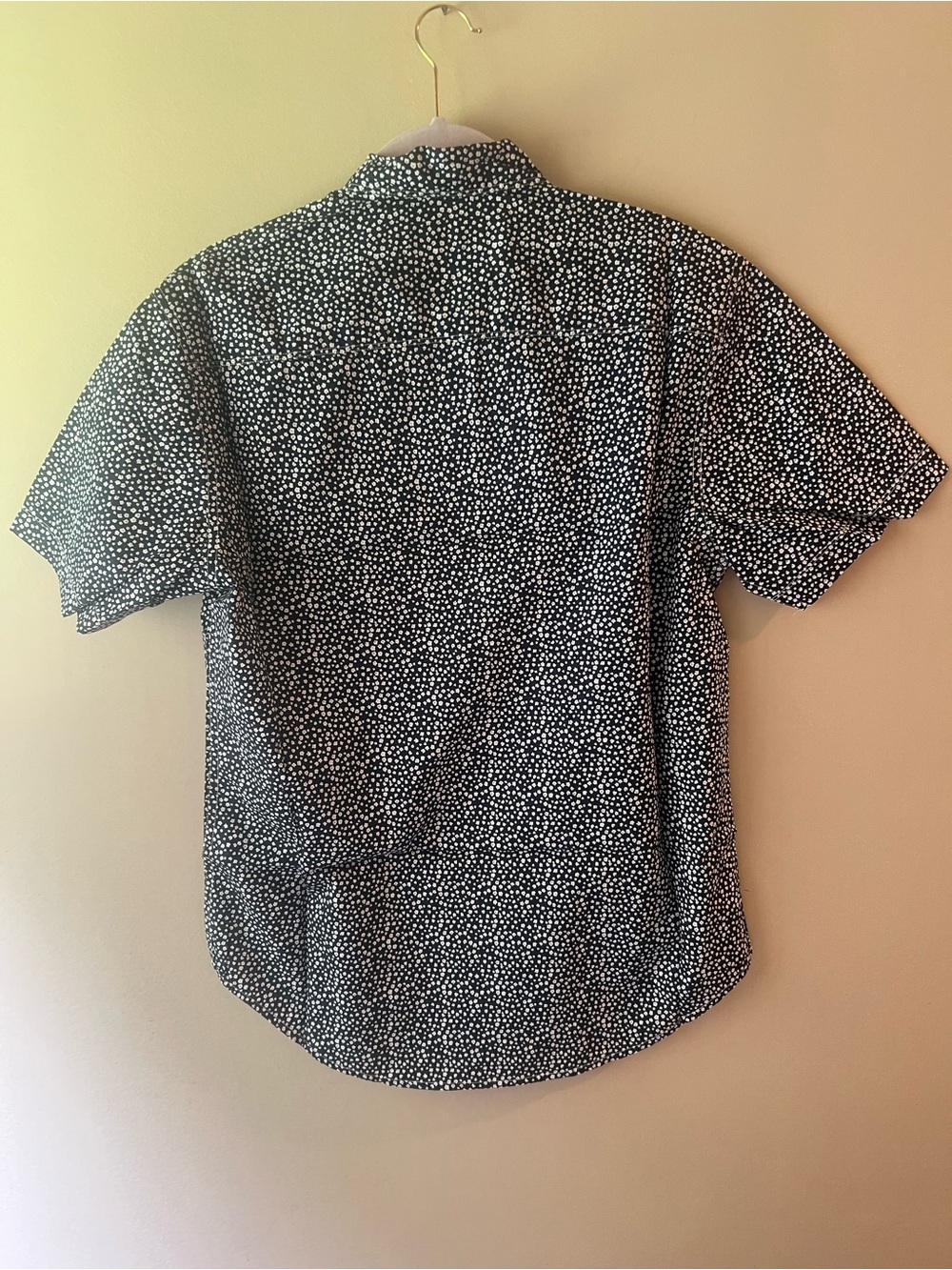 Coastaoro Black Floral-Print Short Sleeve Button-Down Shirt - Picture 3 of 3